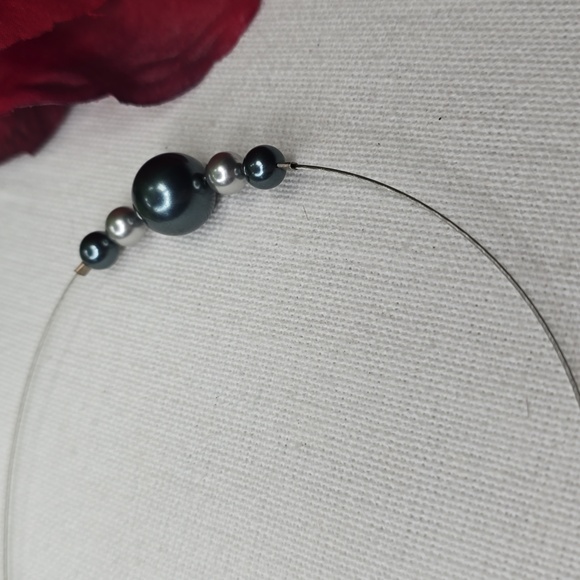Silver Tone Blue and Gray Faux Pearl Illusion Choker Necklace - Picture 4 of 7